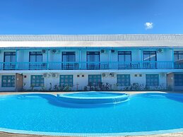 Pacific Crown Hotel