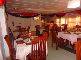 Wadoma Royale Hotel