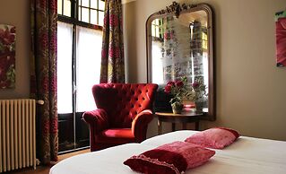 Augusta Hotel & Restaurant