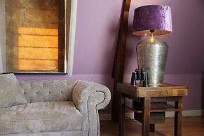 Augusta Hotel & Restaurant