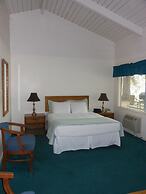 Bridge Bay Lodge at Shasta Lake