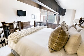 Sultan Two Bedroom Loft Suite with Majestic Mountain Views 2 Condo by 