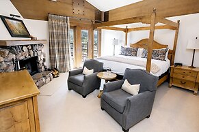 Sultan Two Bedroom Loft Suite with Majestic Mountain Views 2 Condo by 