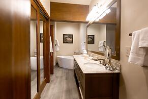 Bald Eagle Three Bedroom Suite in the Heart of Park City 3 Condo by Re