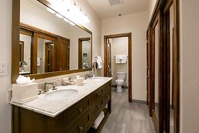 Bald Eagle Three Bedroom Suite in the Heart of Park City 3 Condo by Re