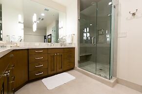 Sterling One Bedroom Suite in Great location with Majestic Mountain Vi