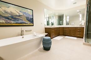 Sterling One Bedroom Suite in Great location with Majestic Mountain Vi