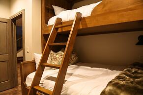 Deer Valley Two Bedroom Loft Suite with Easy Access to all Park City h