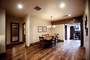 Deer Valley Two Bedroom Loft Suite with Easy Access to all Park City h