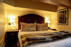 Deer Valley Two Bedroom Loft Suite with Easy Access to all Park City h