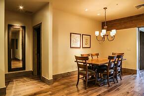 Deer Valley Two Bedroom Loft Suite with Easy Access to all Park City h