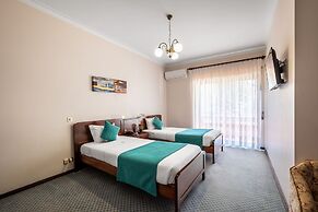 HOTEL COLMEIA MONTE REAL