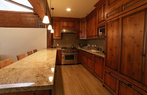 Flagstaff Three Bedroom Suite with Majestic Mountain Views 3 Condo by 