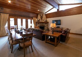 Flagstaff Three Bedroom Suite with Majestic Mountain Views 3 Condo by 