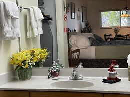 Crystal River Lullaby B&B