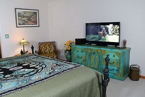 Crystal River Lullaby B&B