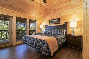 Donwell Manor - 4 Bedrooms, 4 Baths, Sleeps 16 4 Cabin by Redawning