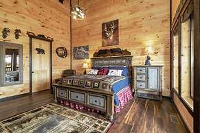 Cabin Fever - 2 Bedrooms, 2 Baths, Sleeps 8 2 Cabin by Redawning