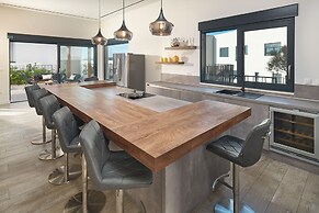 Luxury Villa Natali With Pool,terrace and sea View