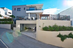 Luxury Villa Natali With Pool,terrace and sea View