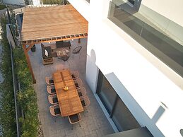 Luxury Villa Natali With Pool,terrace and sea View