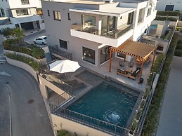 Luxury Villa Natali With Pool,terrace and sea View