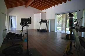 Villa Fermi, With Swimming Pool, Gym, Saunas and Room Equipped With Mu
