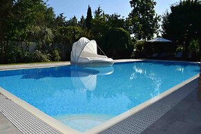 Villa Fermi, With Swimming Pool, Gym, Saunas and Room Equipped With Mu