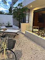 Stylish and Bright Studio Near the Pool