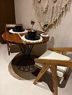 Stylish and Bright Studio Near the Pool