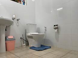 The Mugabi's Spacious Private Room