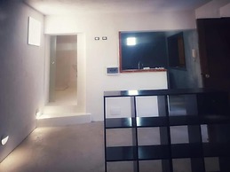 Nut House Apartment Near the sea in a Villa With Garden