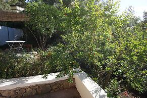 Nut House Apartment Near the sea in a Villa With Garden