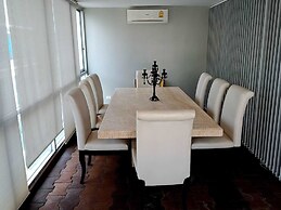 7C - No Impact From Earthquake 2bedrooms 2 Bath Downtown Bangkok