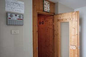 7C - No Impact From Earthquake 2bedrooms 2 Bath Downtown Bangkok