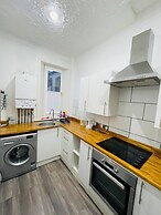 1 Bedroom Pet Friendly Apt Wd Free Wifi, Parking, Netflix & Pool Table