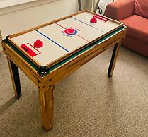 1 Bedroom Pet Friendly Apt Wd Free Wifi, Parking, Netflix & Pool Table