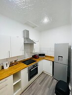 1 Bedroom Pet Friendly Apt Wd Free Wifi, Parking, Netflix & Pool Table