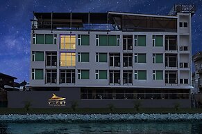 The Yacht Hotel