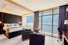 The Yacht Hotel