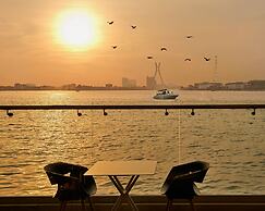 The Yacht Hotel