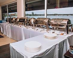 The Yacht Hotel
