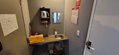 Rhodes Otsuka Hotel - Hostel