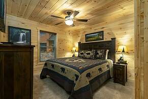 A Gathering Place - 3 Bedrooms, 3 Baths, Sleeps 8 3 Cabin by Redawning