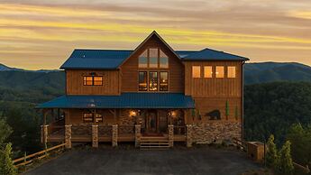 Bear Hugs - 5 Bedrooms, 5.5 Baths, Sleeps 20 5 Cabin by RedAwning