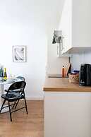 Livestay - 2 Bed Apt, Free Parking in Luton
