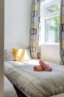 Livestay - 2 Bed Apt, Free Parking in Luton
