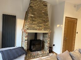 Broadway Beach Homes Airbnb With Hot tub