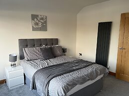 Broadway Beach Homes Airbnb With Hot tub