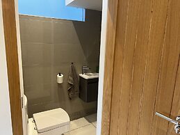 Broadway Beach Homes Airbnb With Hot tub